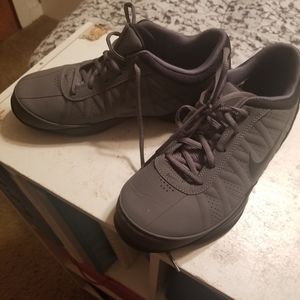 Mens tennis shoes